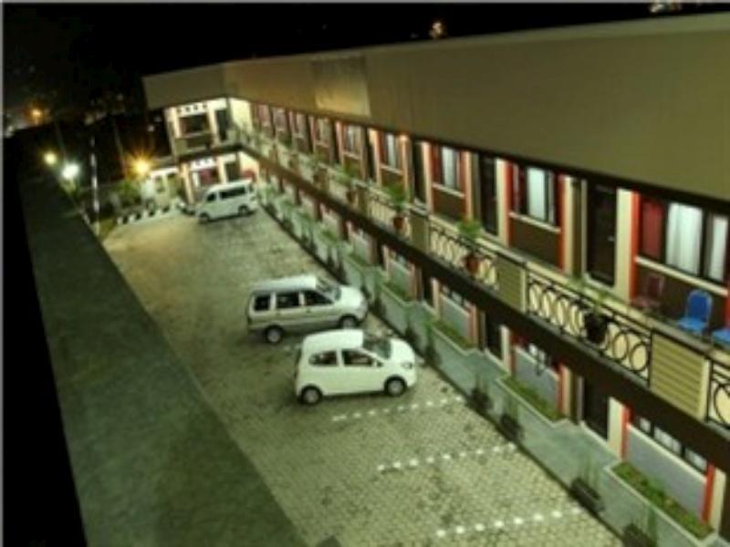 Gumilang Hotel Puncak Exterior foto