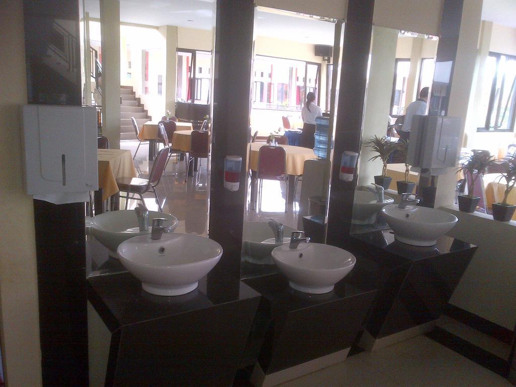 Gumilang Hotel Puncak Exterior foto