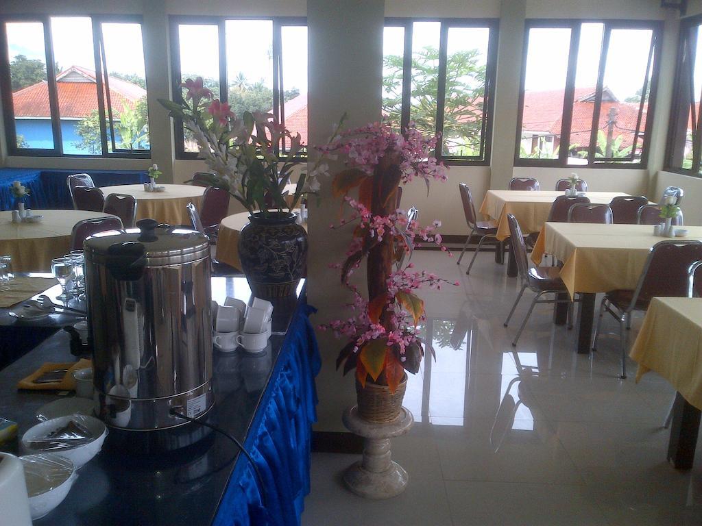 Gumilang Hotel Puncak Exterior foto