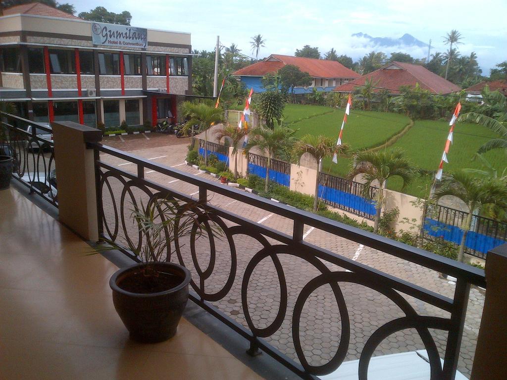 Gumilang Hotel Puncak Exterior foto